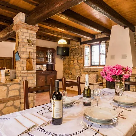 Antique Istrian Martina Holiday home *