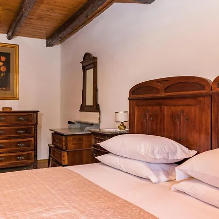 Antique Istrian Martina * Porec