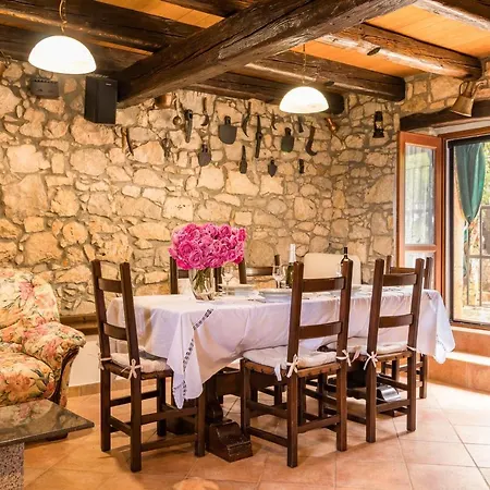 Antique Istrian Martina Сasa de vacaciones Poreč