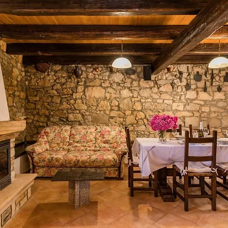 Antique Istrian Martina Сasa de vacaciones Poreč